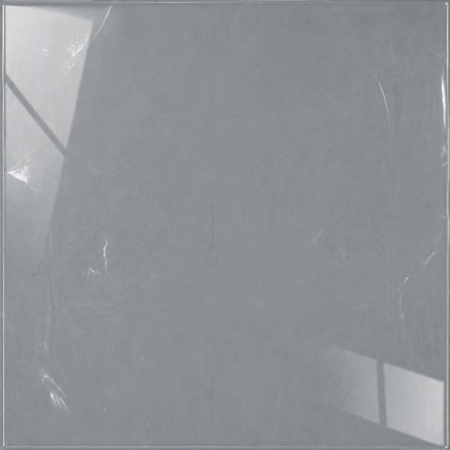 Rivesti SafeFloor™ Platina, revestimento 30 x 30 cm para aplicação piso sobre piso, com superfície lisa e acabamento vitrificado de alto brilho.
